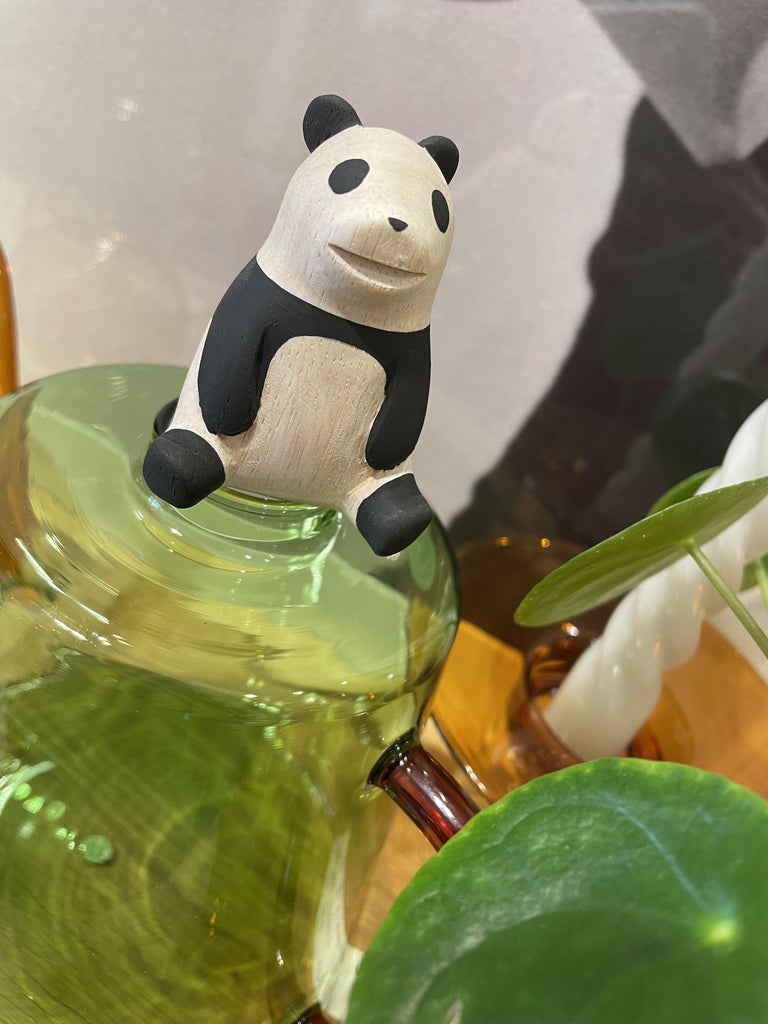 Animaux Japonais en bois de la marque T-Lap, collection pole pole, peints avec une peinture végétale. Modèle Panda.