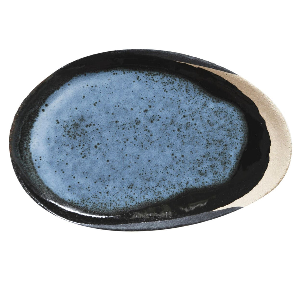 Plat ovale de 25x36cm ; vaisselle en céramique ; couleur awa contraste entre le bleu et le noir profond ; service de table de la marque Jars.