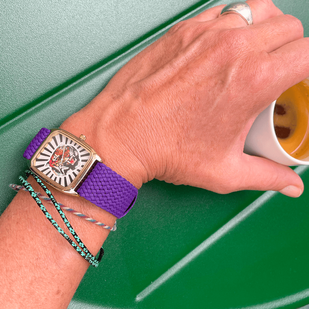 Montre signature Bengale de la marque Laps Paris, bracelet tressé, avec un mouvement à qwartz.
