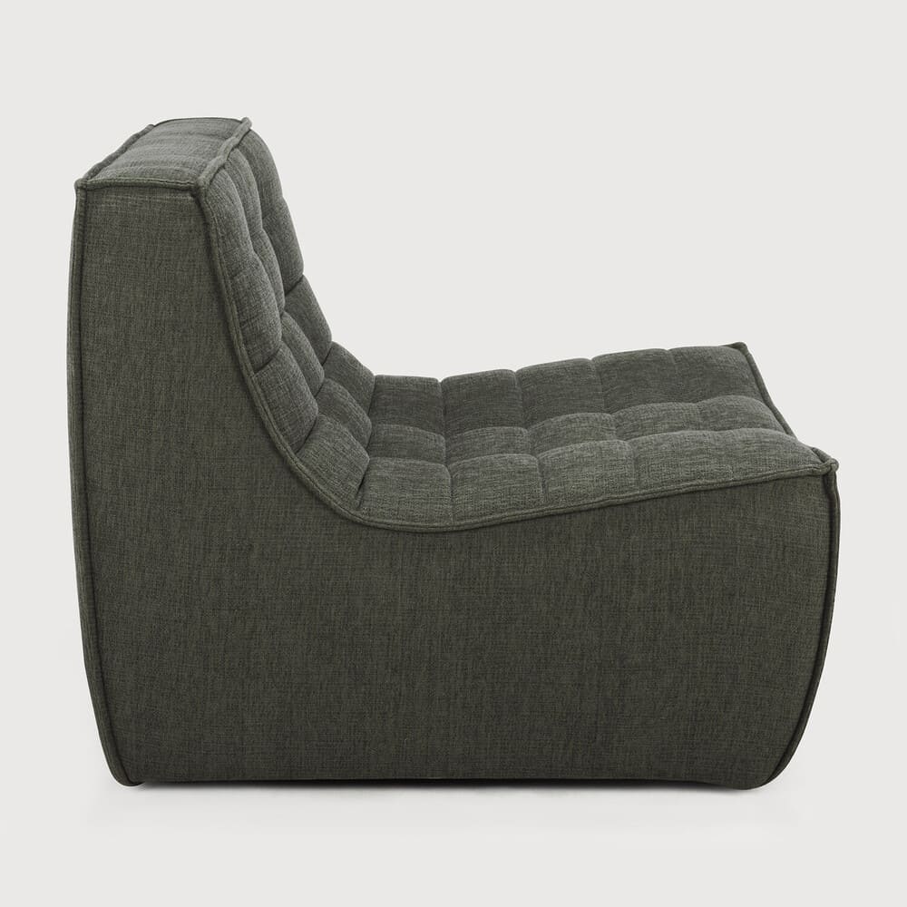 Fauteuil N701, très confortable, au design moderne, associé aux canapés N701 permet de composer le canapé de votre choix , en tissu Moss