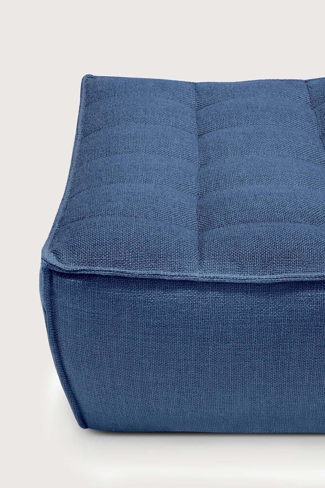 Repose pieds N701, très confortable, au design moderne, associé aux canapés N701 permet de composer le canapé de votre choix , en tissu Bleu.