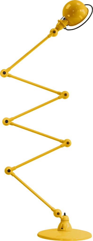 Lampadaire Zig-Zag de la marque Jieldé, fabriqué à la main, disponible en plus de 30 couleurs au total. Coloris Jaune Moutarde.