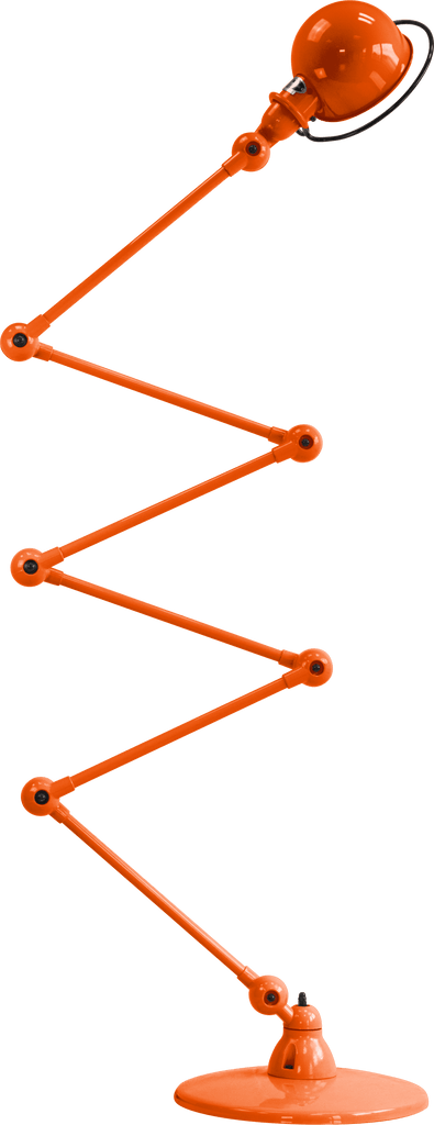 Lampadaire Zig-Zag de la marque Jieldé, fabriqué à la main, disponible en plus de 30 couleurs au total. Coloris Orange.