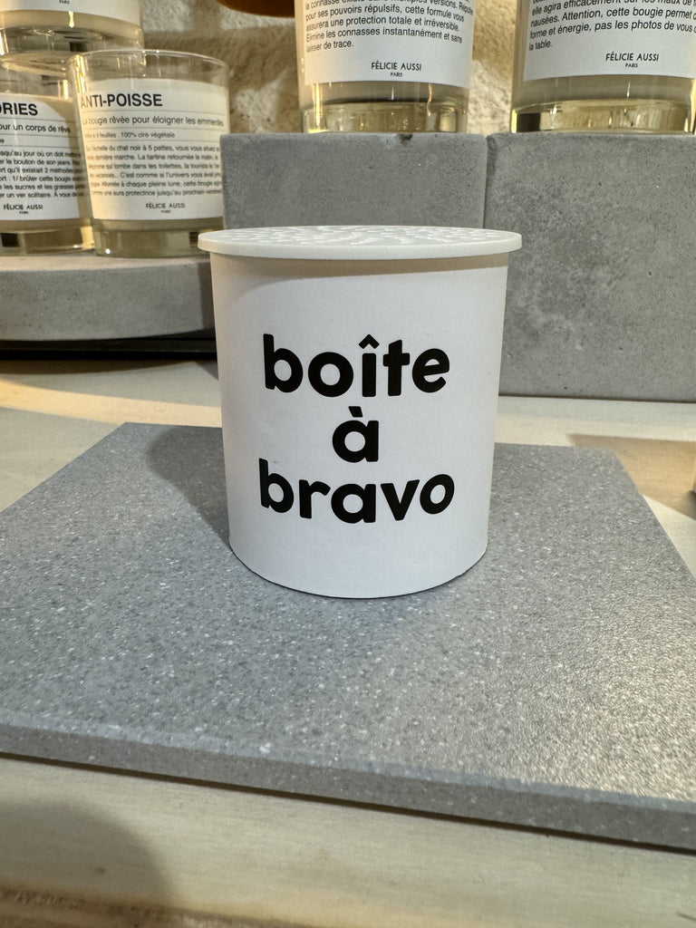 Boite à bravo de la marque Félicie Aussi, en plastique, à partir de 3 mois.