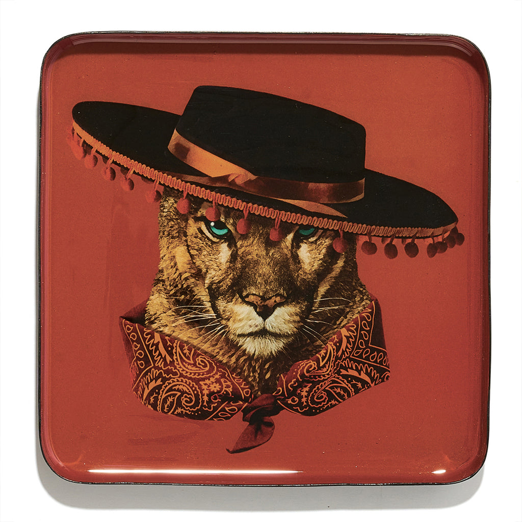 Vide-poches en fer vernis avec graphisme fantasmagorique, humour décalé et jeu de couleurs ! Parfait comme décoration murale, posé sur une table basse ou simplement comment plateau. Fabriqué à la main. Modèle Bandino.