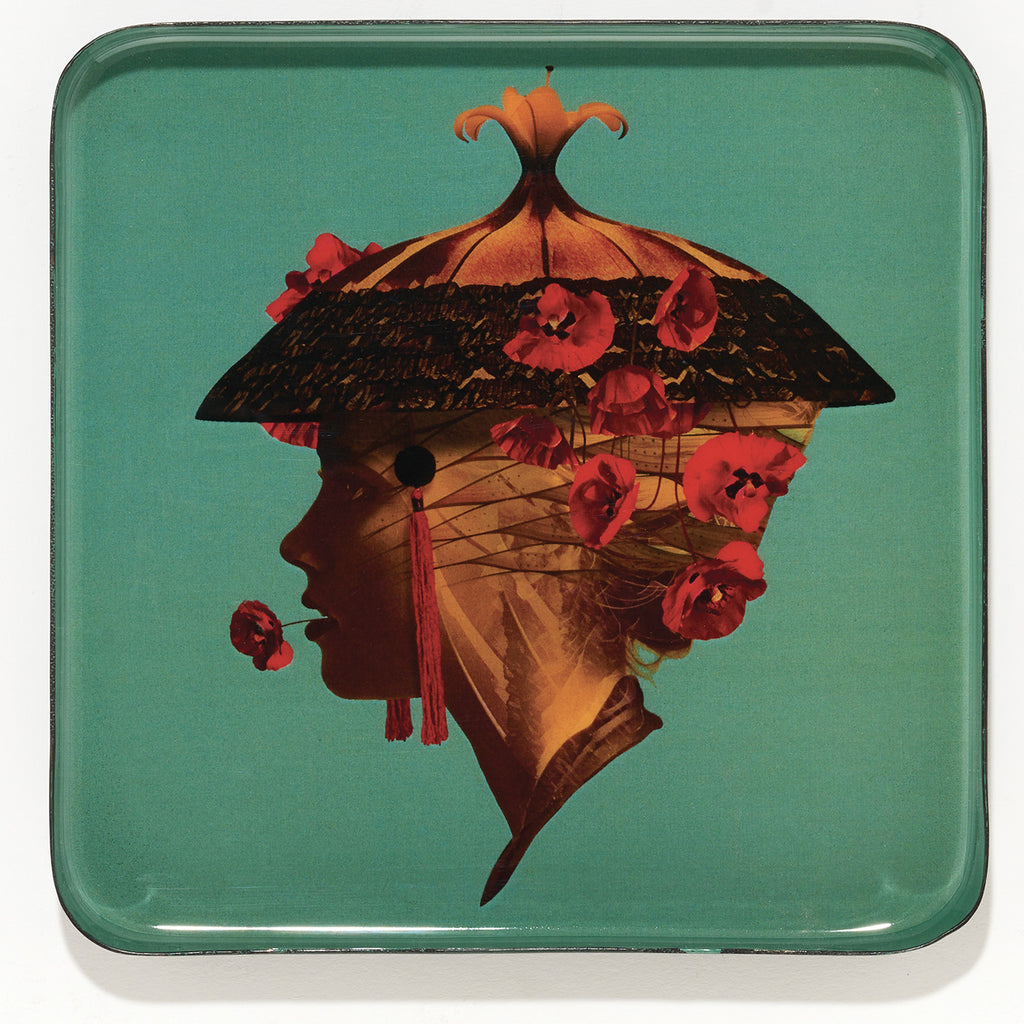 Vide-poches en fer vernis avec graphisme fantasmagorique, humour décalé et jeu de couleurs ! Parfait comme décoration murale, posé sur une table basse ou simplement comment plateau. Fabriqué à la main. Modèle Hana.