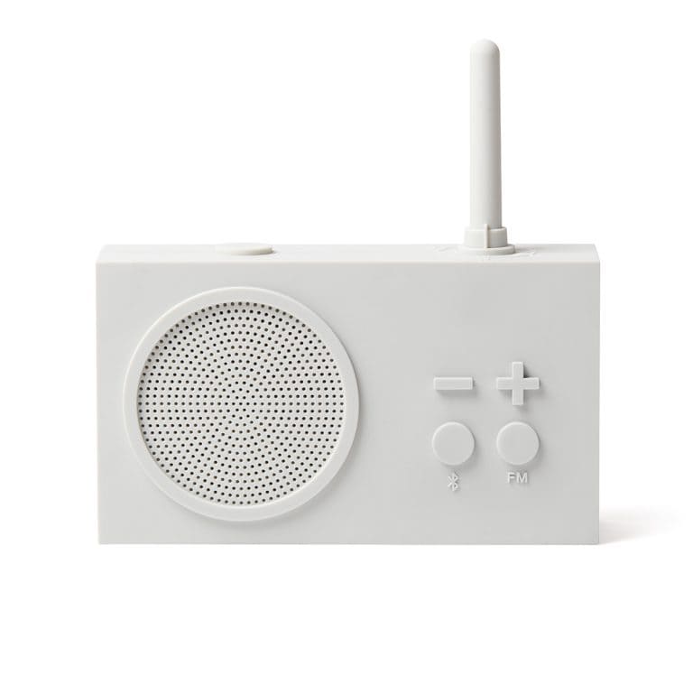 Radio TYKHO3 de la marque Lexon, au design unique, en gomme Blanc.