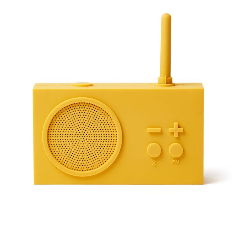 Radio TYKHO3 de la marque Lexon, au design unique, en gomme Jaune.