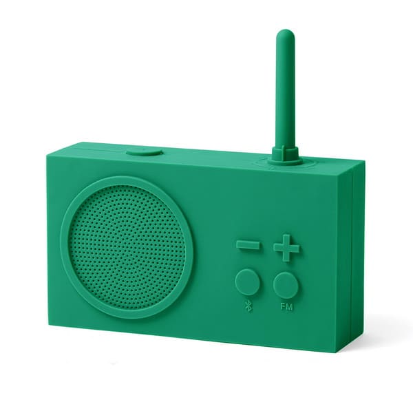 Radio TYKHO3 de la marque Lexon, au design unique, en gomme Vert.