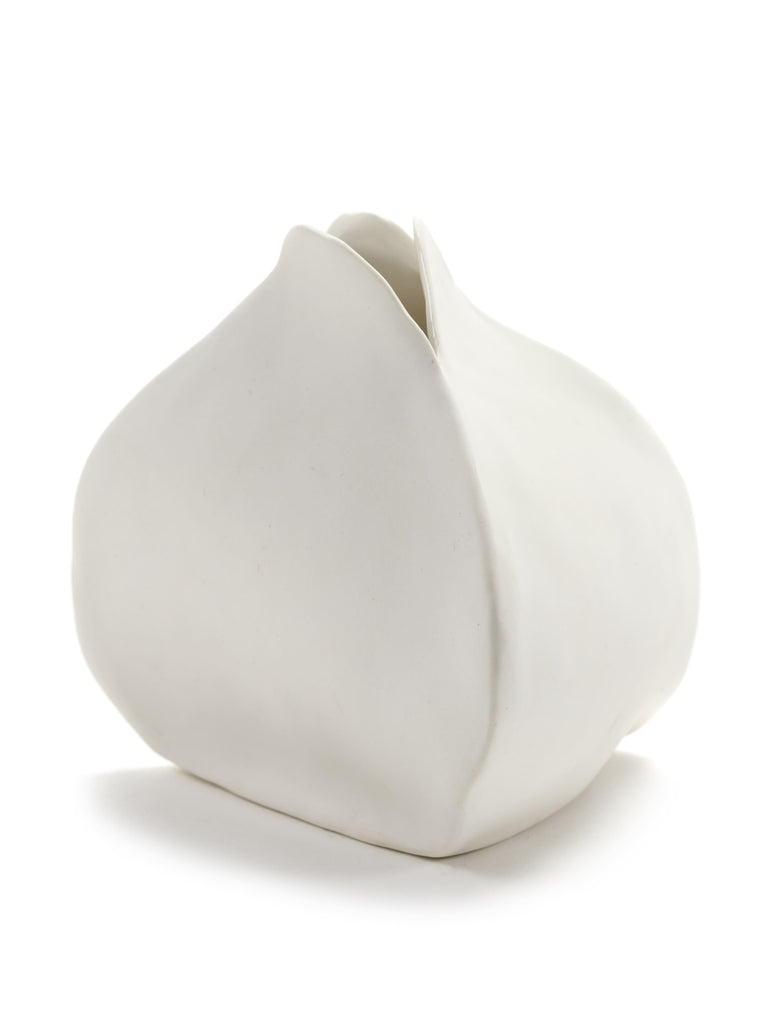 Vase ROOS moyen de la marque Serax, en porcelaine mat.